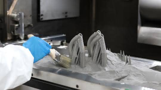 metal printing cleaning in chamber